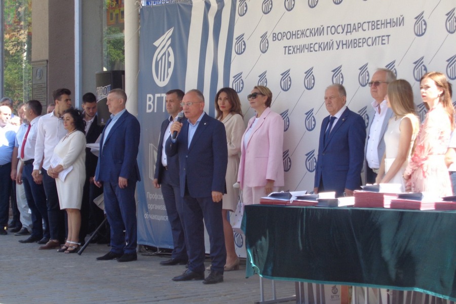 В Воронеже лучших выпускников ВГТУ отметили лидеры строительного комплекса