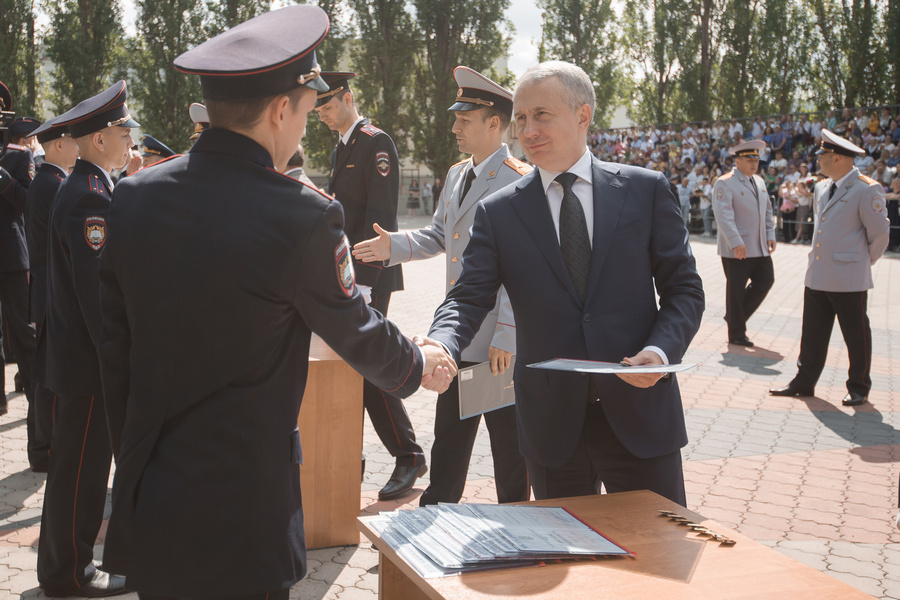 Выпускникам воронежского института МВД России вручили дипломы