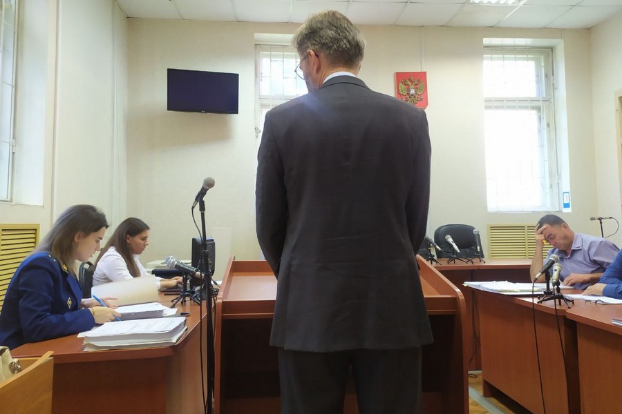 «Конверт – в пакет и еще в один пакет», – депутат Дмитрий Лукинов выступил в суде по делу об афере на воронежских выборах