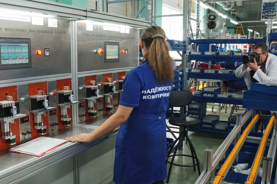 Курский электроаппаратный завод стал одним из инициаторов повышения ввозных пошлин на импортную электронику