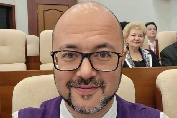 Курский депутат Максим «привет из Мексики» Васильев прокомментировал предложение Пригожина запретить госслужащим отдыхать за границей Курский депутат Максим «привет из Мексики» Васильев прокомментировал предложение Пригожина запретить госслужащим отдыхать за границей