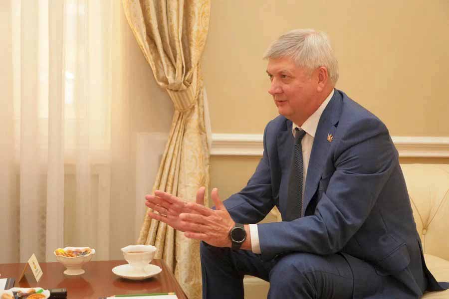 Воронежский губернатор выразил недовольство бумажной волокитой в правительстве