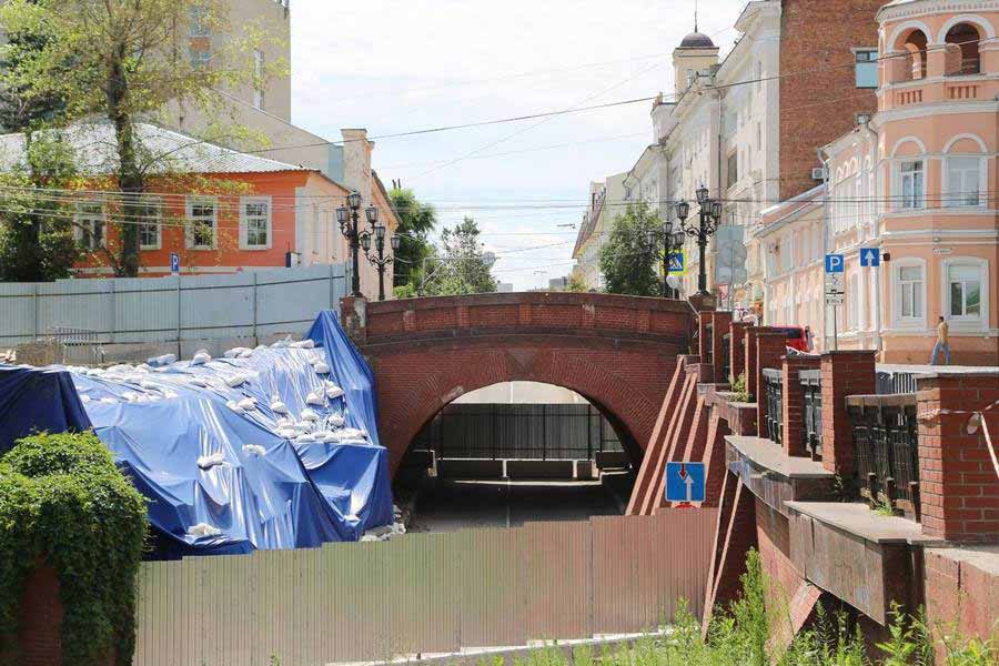Воронежская «Фирма ВиС» займется проектом реконструкции разрушенной стены Каменного моста за 13 млн рублей