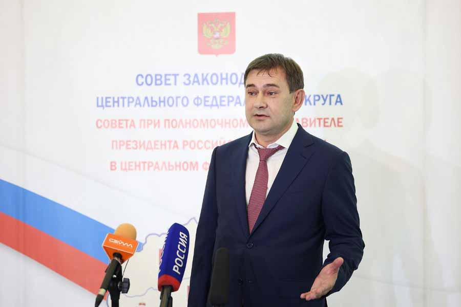 Председатель Воронежской облдумы Владимир Нетёсов представил законодательные наработки в системе наставничества на региональном уровне